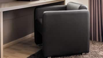 Suite, 1 Queen Bed | Minibar, in-room safe, desk, soundproofing