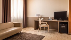 1 bedroom, minibar, in-room safe, desk