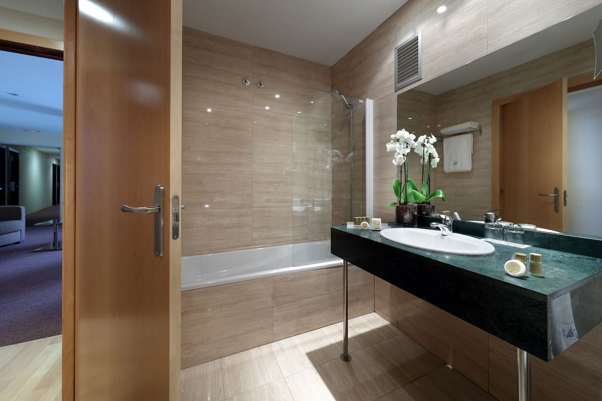 double room, balcony | bathroom | eco-friendly toiletries, hair dryer, slippers, bidet