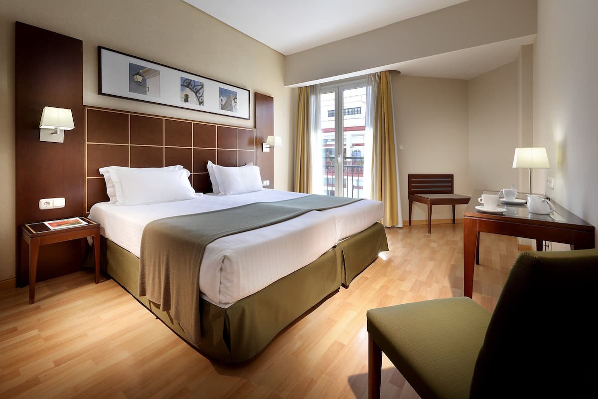 Minibar, in-room safe, desk, soundproofing
