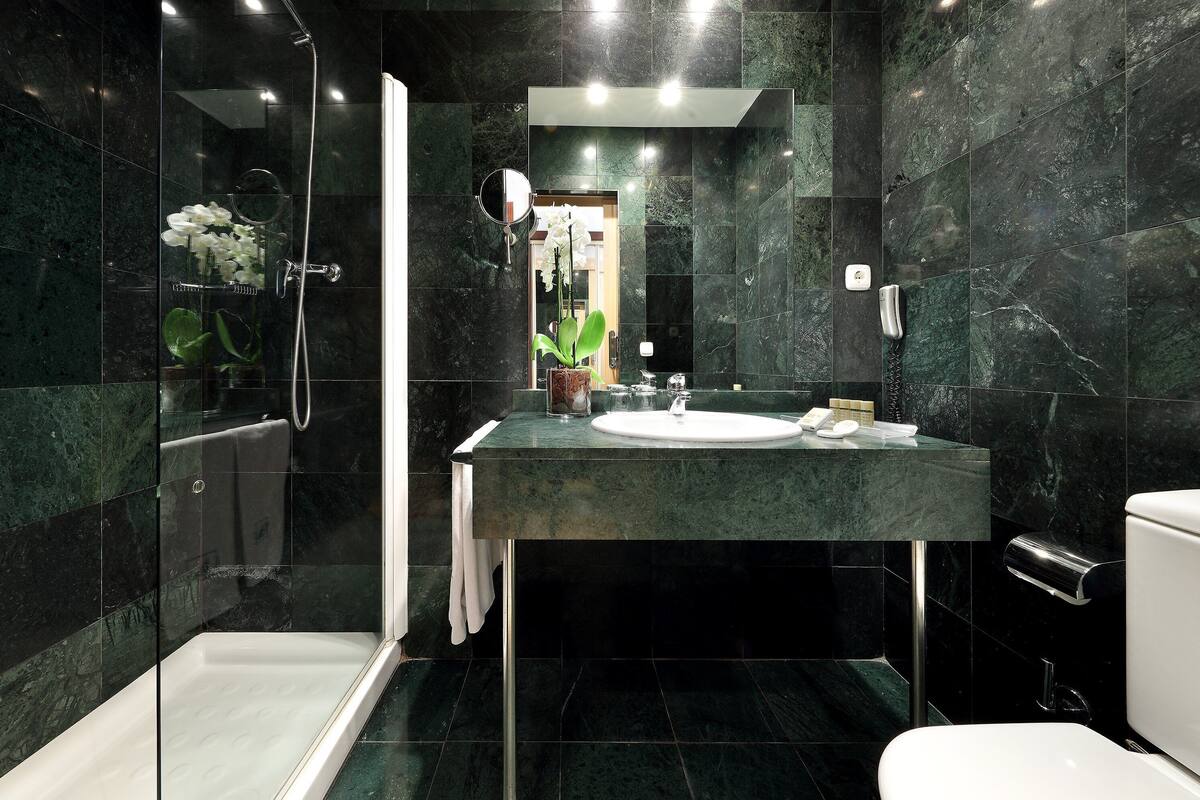 minibar, in-room safe, desk, soundproofing