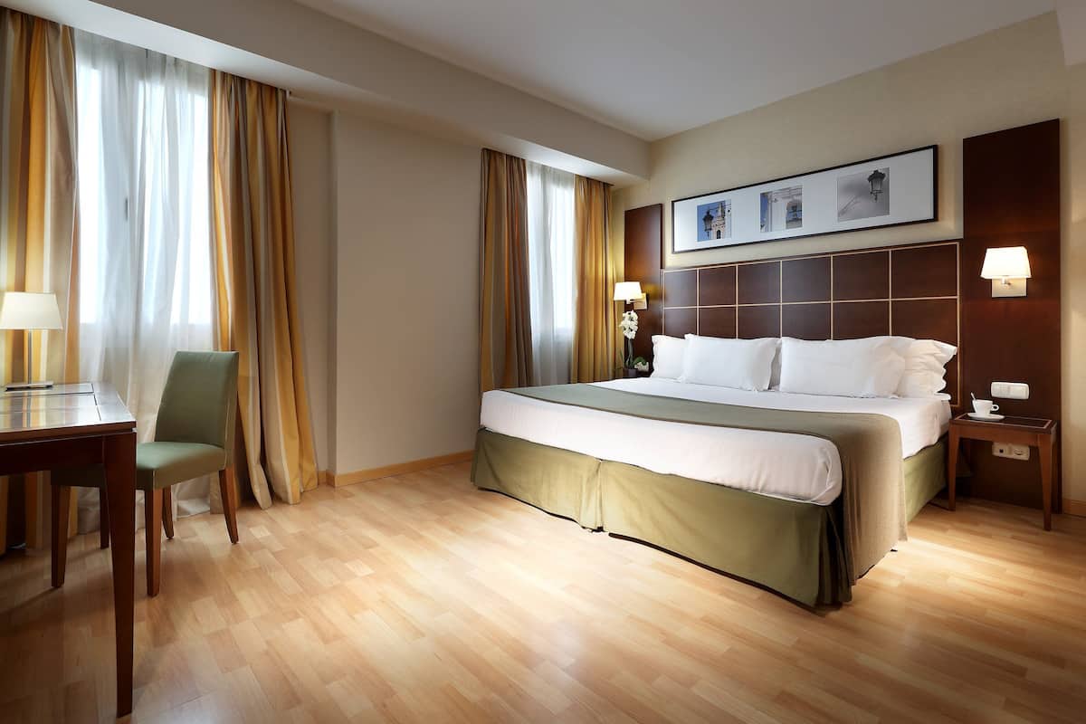 Minibar, in-room safe, desk, soundproofing