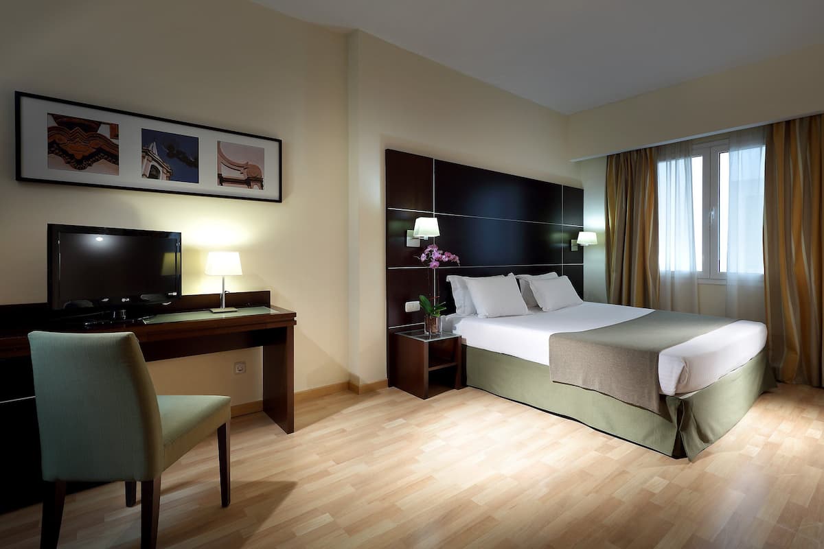 Minibar, in-room safe, desk, soundproofing