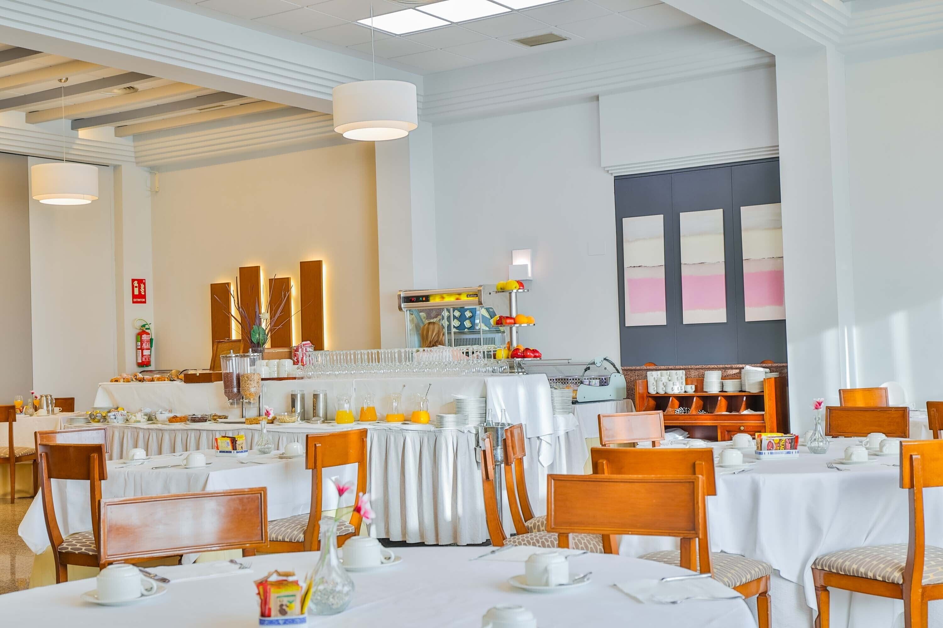 daily full breakfast (eur 10.8 per person)