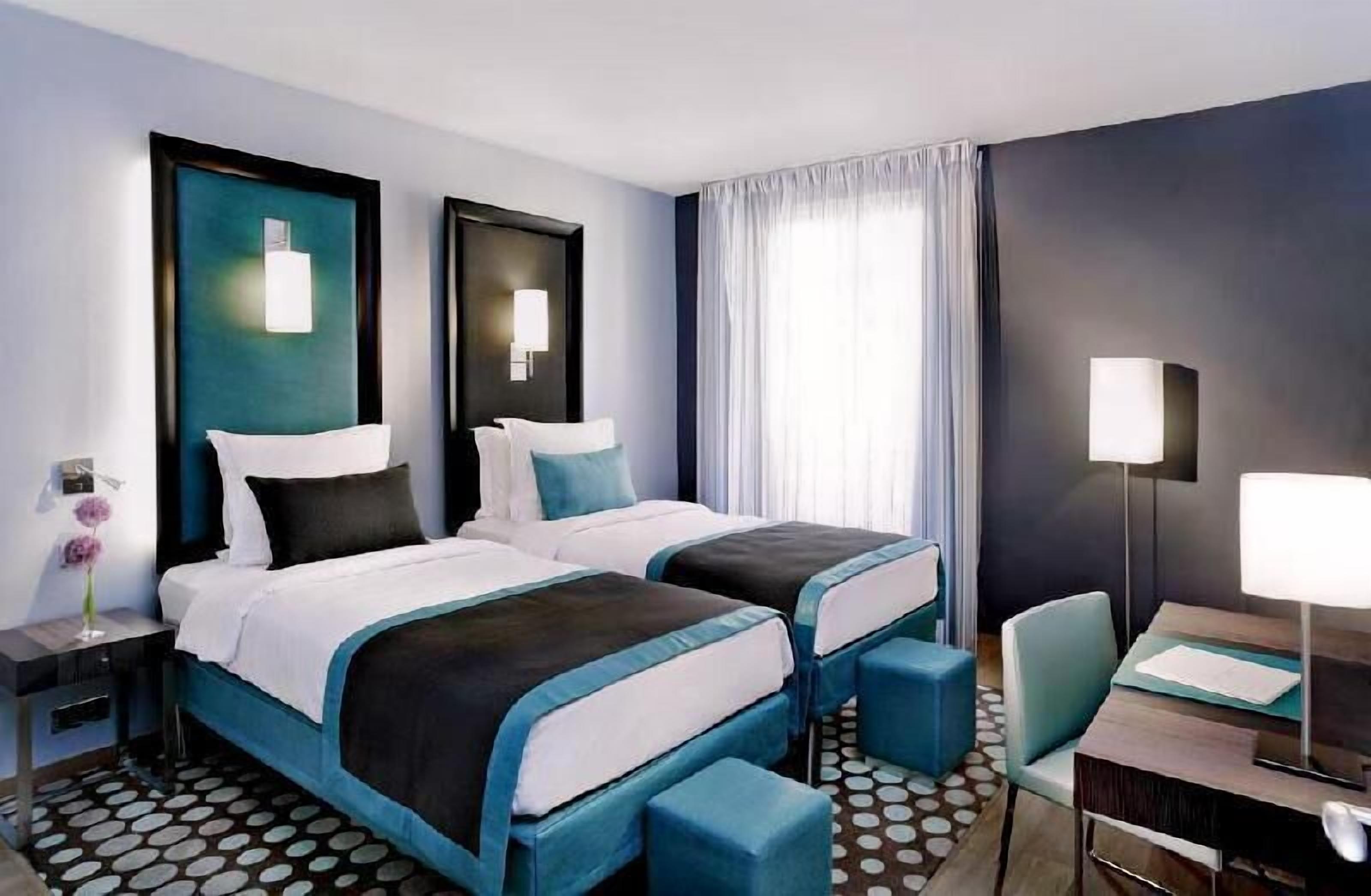 Select Comfort beds, in-room safe, desk, soundproofing