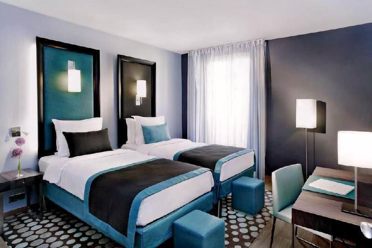 Select Comfort beds, in-room safe, desk, soundproofing
