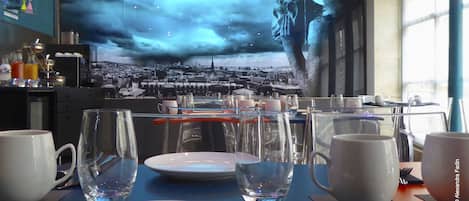 Frukostbuffé varje dag (EUR 22 per person)