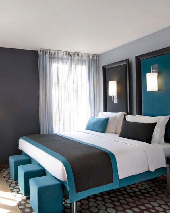 Kahden hengen superior-huone, näköala pihalle | Select Comfort -patjalliset sängyt, tallelokero huoneessa, työpöytä