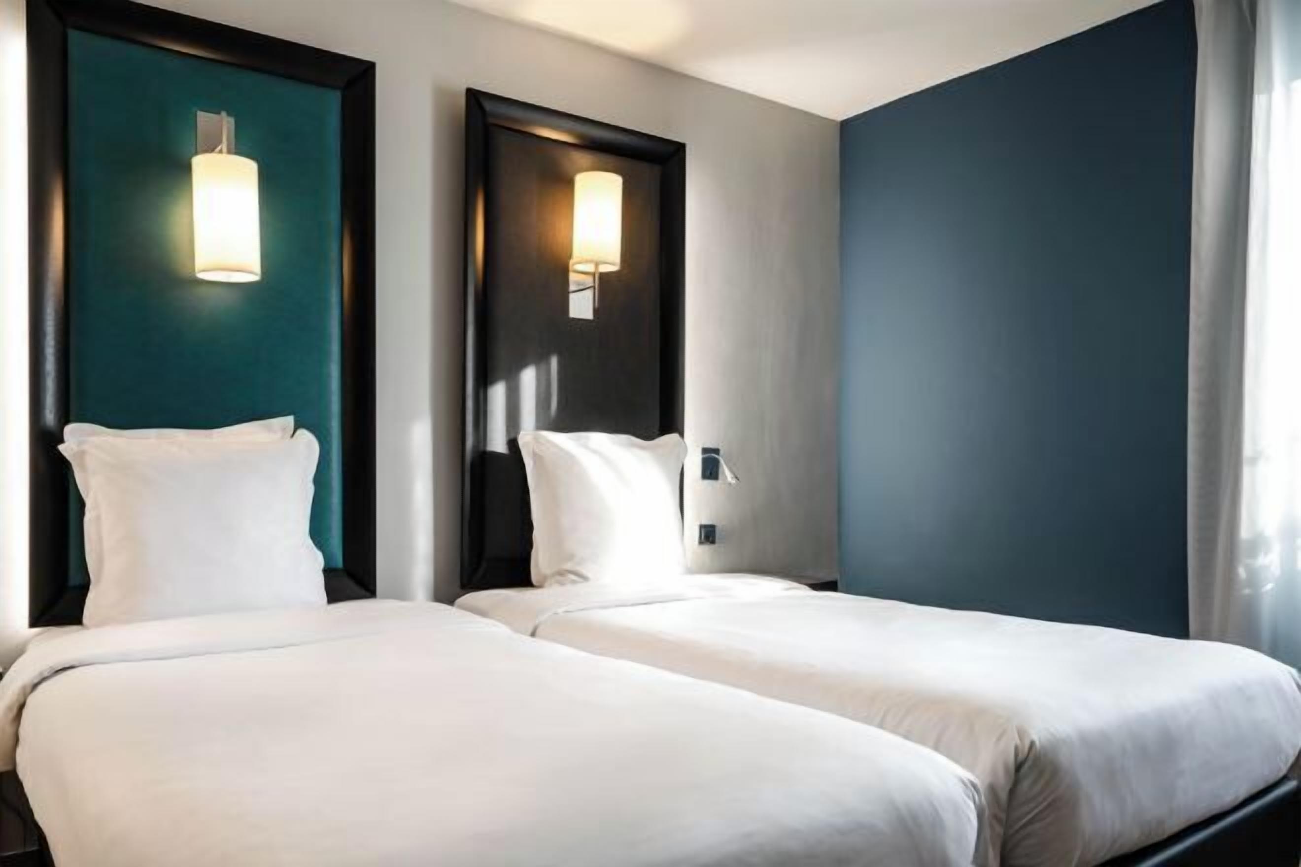 Select Comfort beds, in-room safe, desk, soundproofing