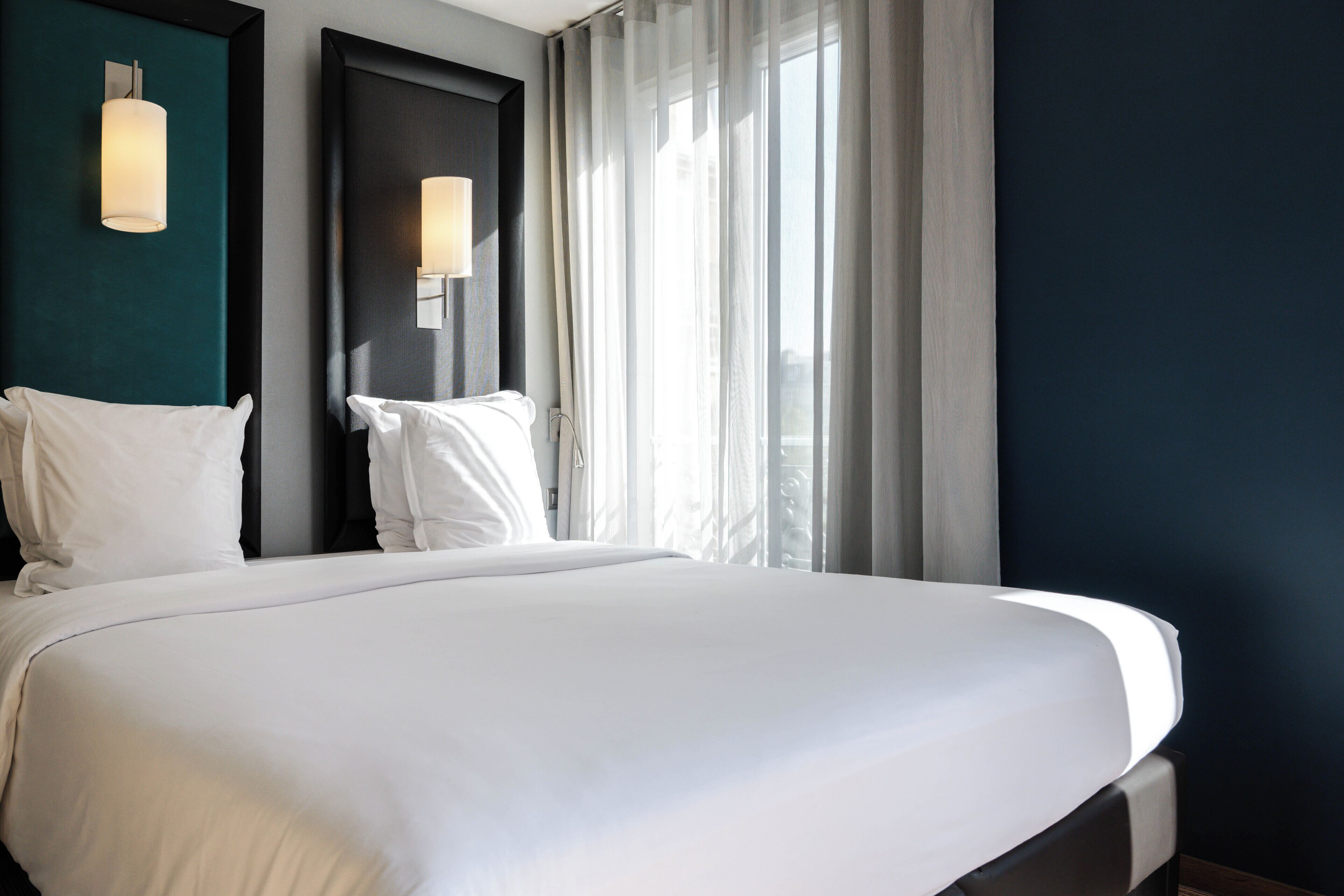 Matalassos de la marca Select Comfort i caixa forta a l'habitació 
