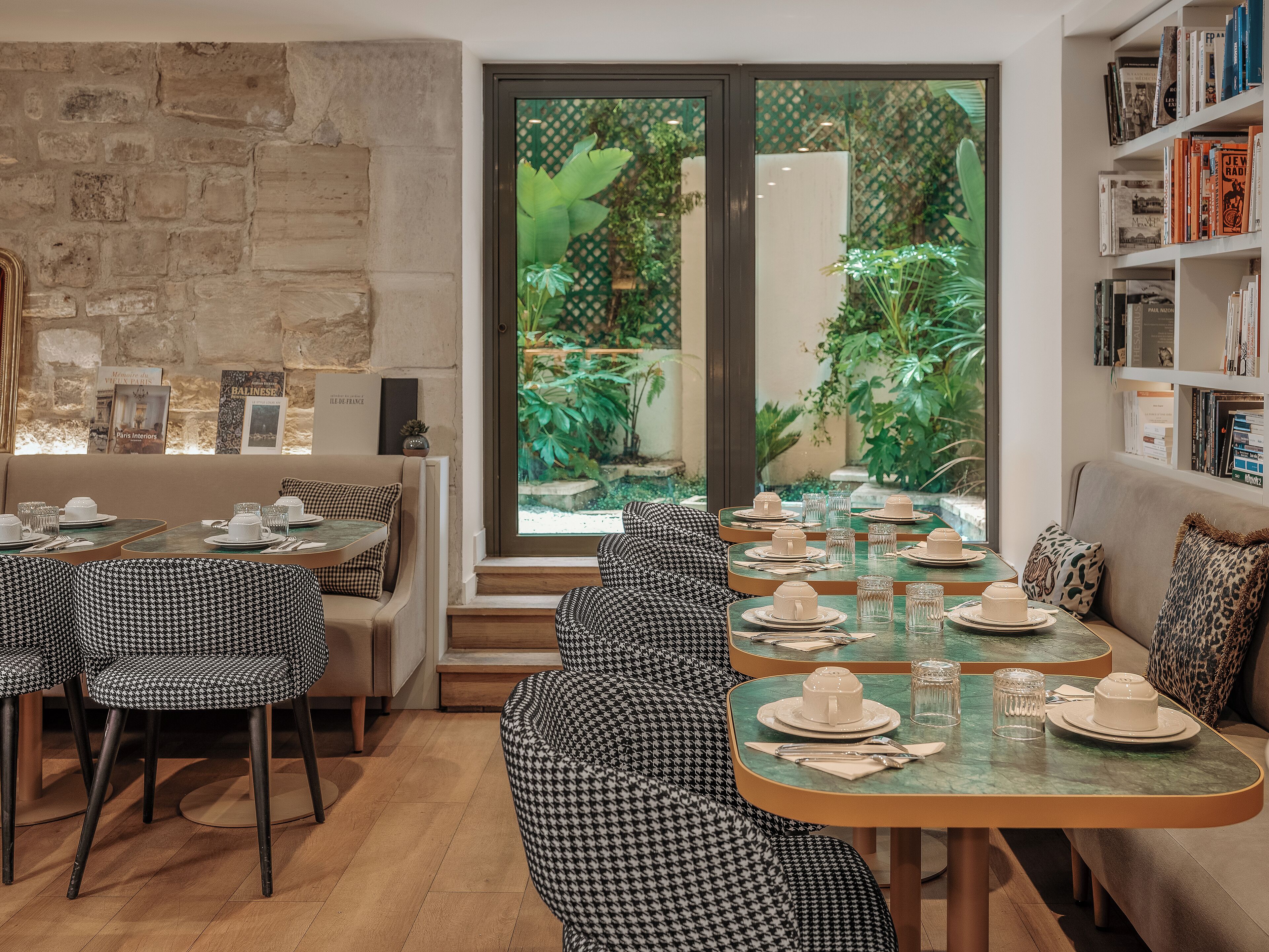 daily buffet breakfast (eur 18 per person)