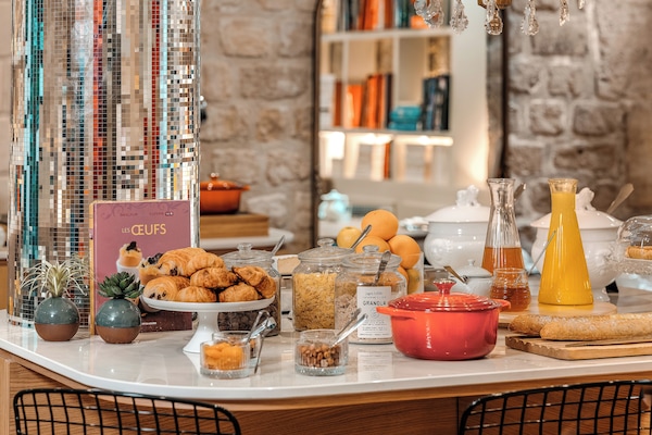 Dagelijks ontbijtbuffet (EUR 18 per persoon)