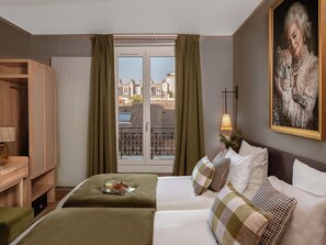 1 bedroom, in-room safe, iron/ironing board, free WiFi