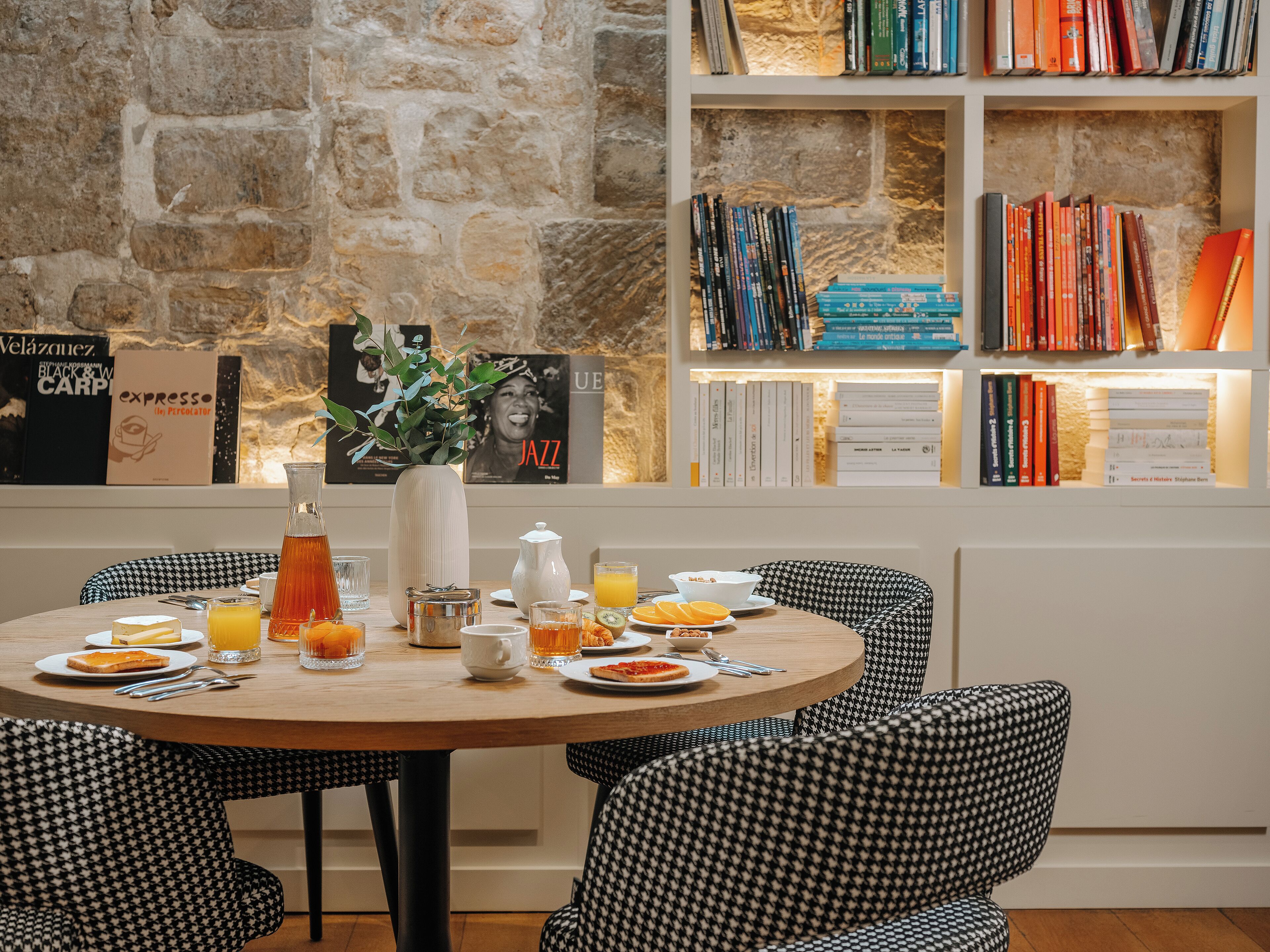 daily buffet breakfast (eur 18 per person)