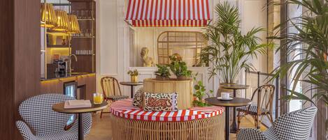 Área de estar no saguão