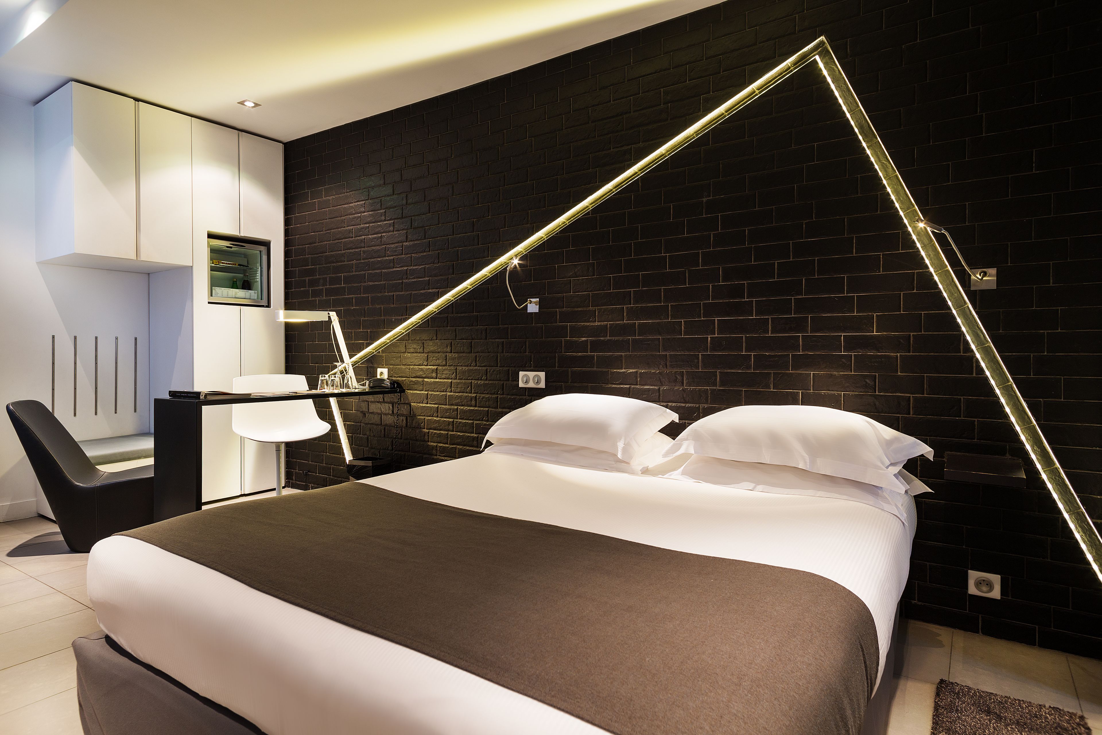 superior double room | minibar, in-room safe, desk, soundproofing
