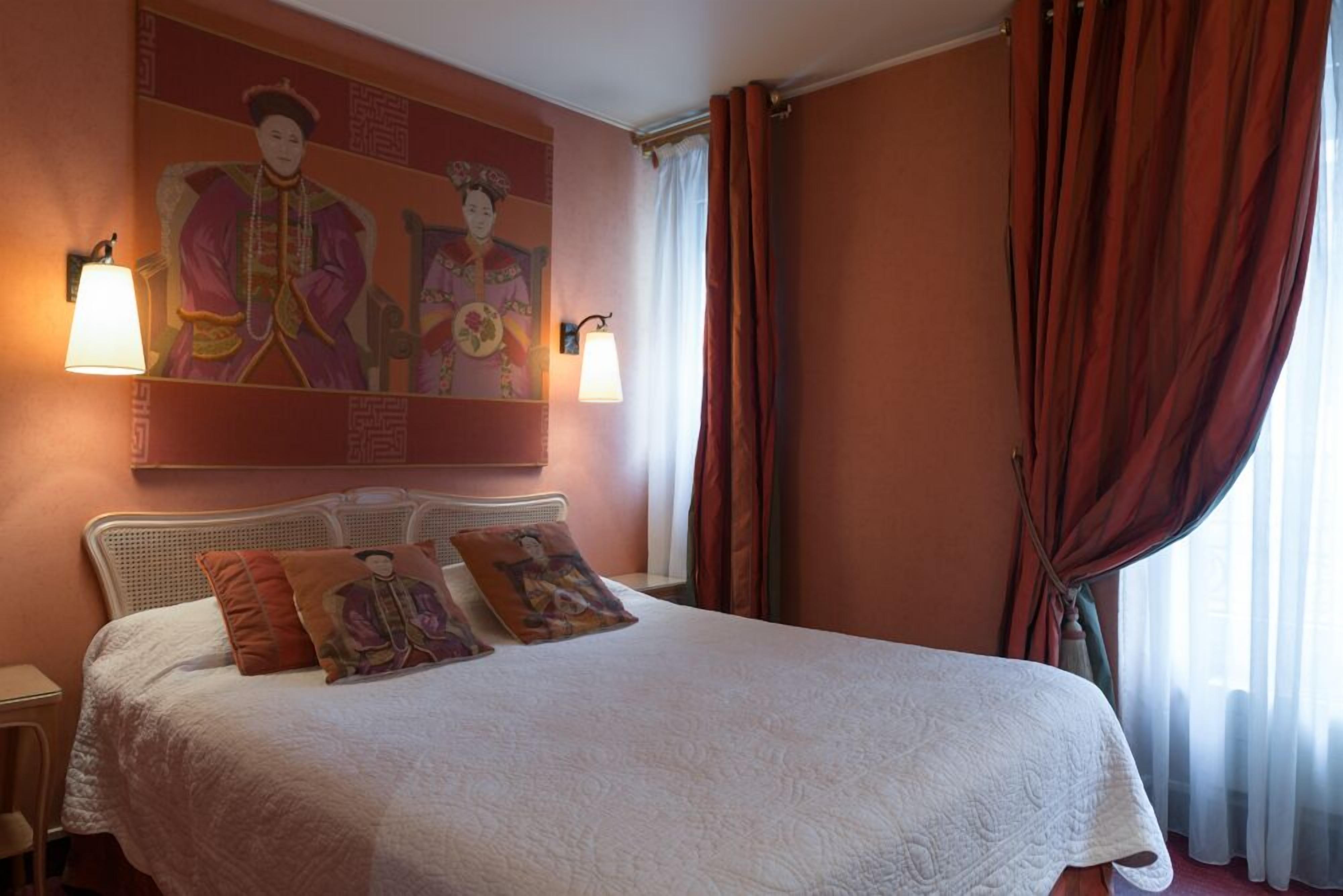 Premium bedding, in-room safe, individually decorated