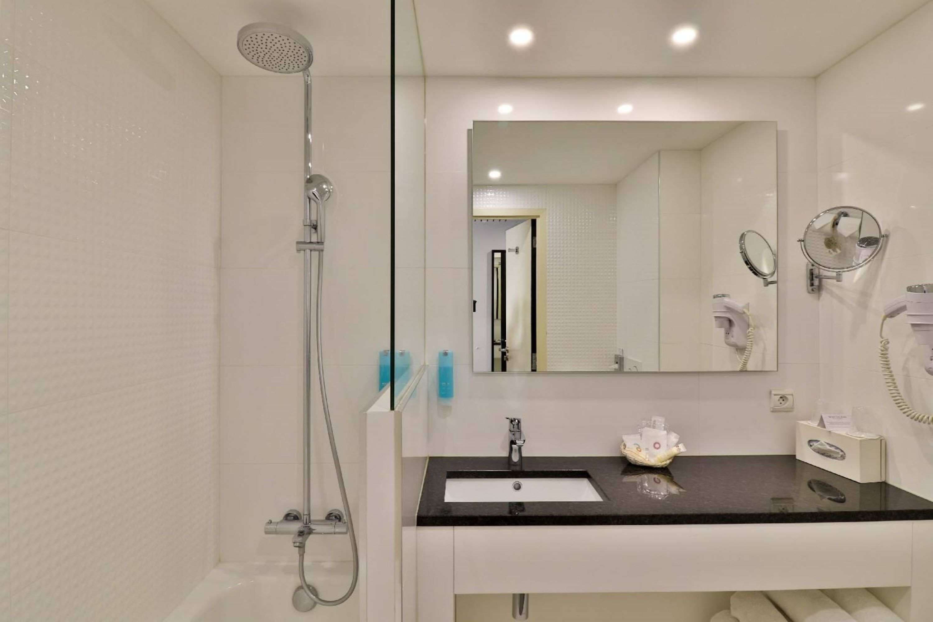 Photo - Best Western Plus Cannes Riviera