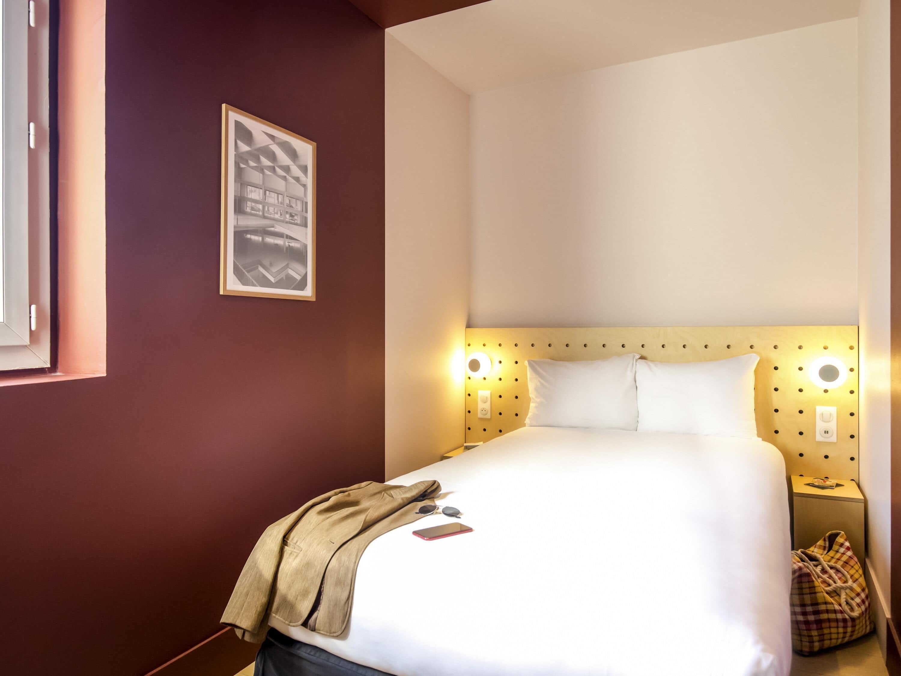 Double Room Single Use, 1 Double Bed | Individually decorated, individually furnished, desk, soundproofing