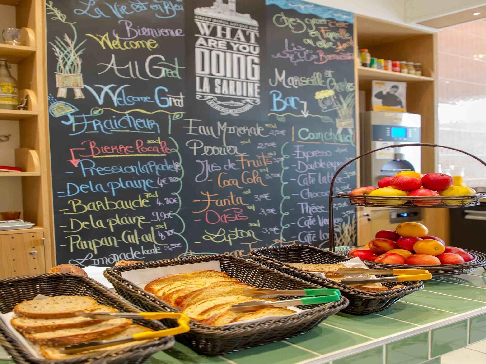 Daily buffet breakfast for a fee
