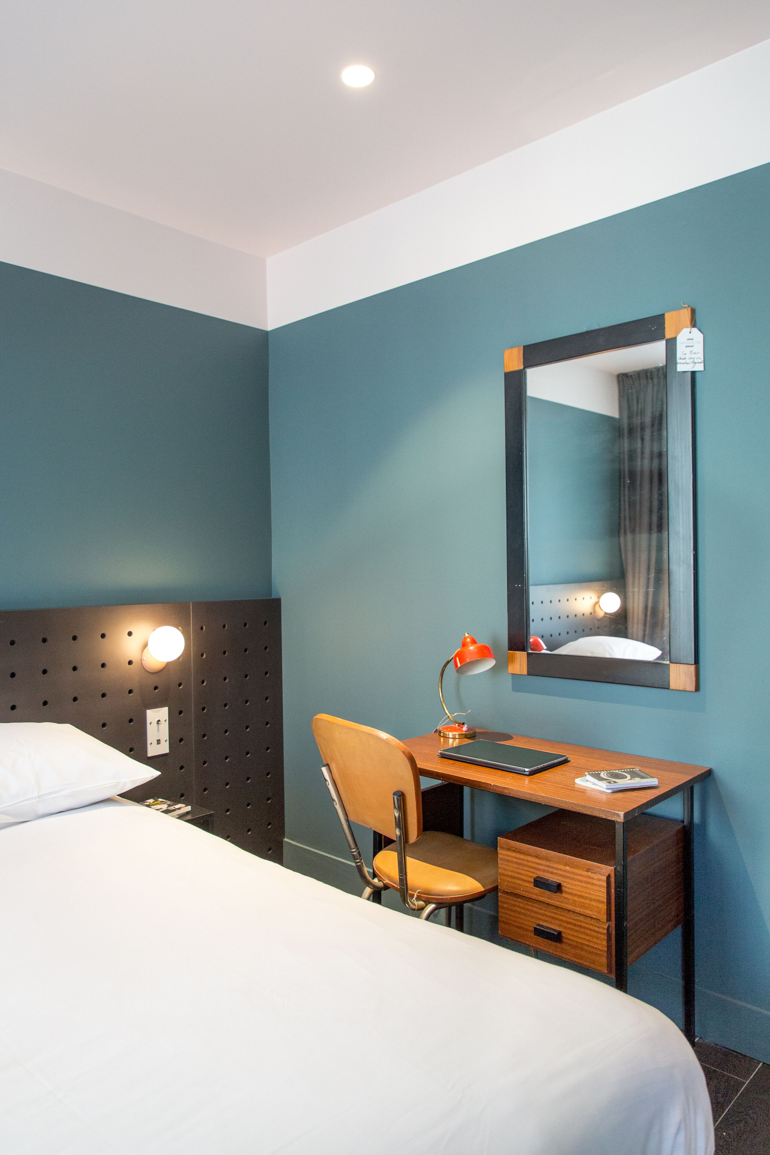 individually decorated, individually furnished, desk, soundproofing