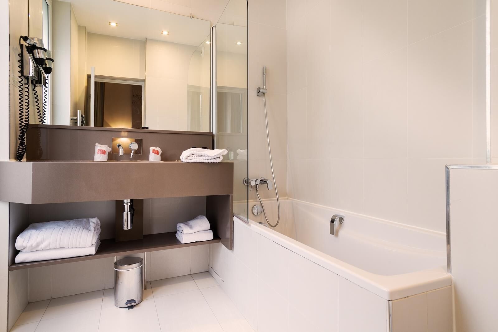 1 bedroom, minibar, in-room safe, desk