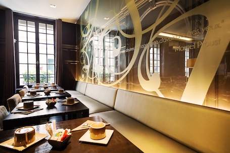 Daily buffet breakfast (EUR 17 per person)