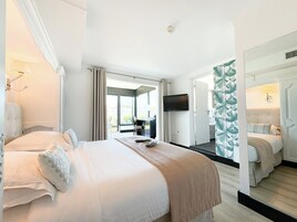 Penthouse avec Terrasse | Premium bedding, pillowtop beds, minibar, in-room safe