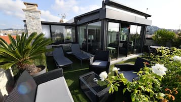 Penthouse avec Terrasse | 1 habitación, ropa de cama de alta calidad y camas con pillow-top