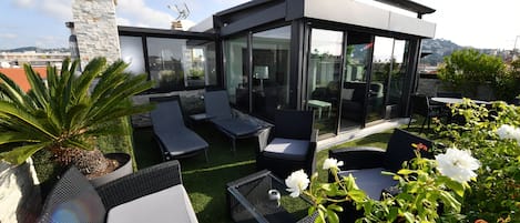 Penthouse avec Terrasse | Literie de qualité supérieure, surmatelas, minibar