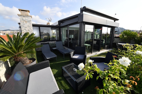 Penthouse avec Terrasse | Ropa de cama de alta calidad, camas con pillow-top y minibar 