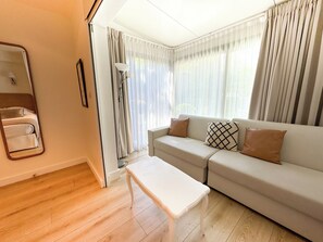 Family Room, Ground Floor | 1 bedroom, premium bedding, pillowtop beds, minibar