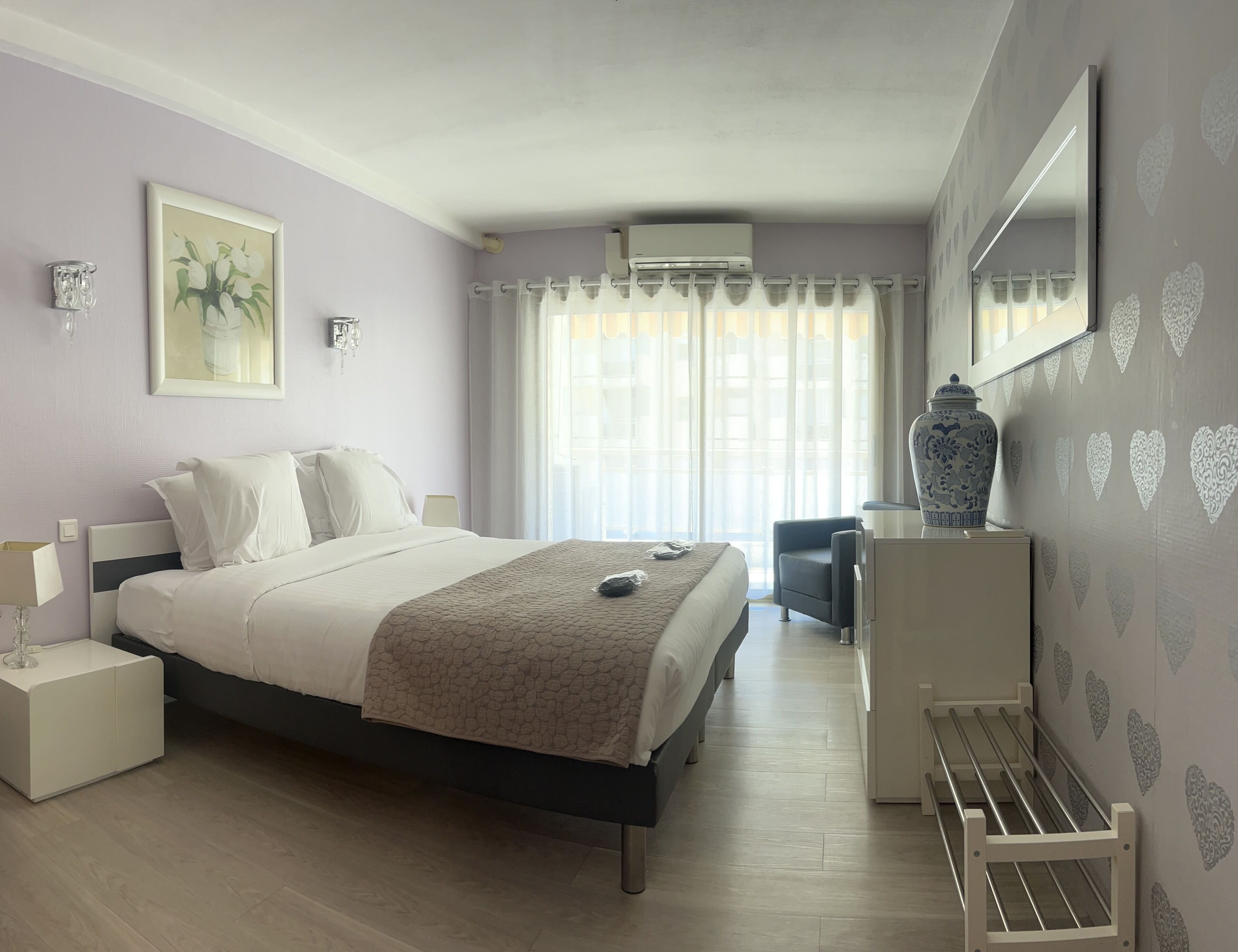 Appartement Tuileries (emplacement à 150m de l'hôtel) | Premium bedding, pillowtop beds, minibar, in-room safe