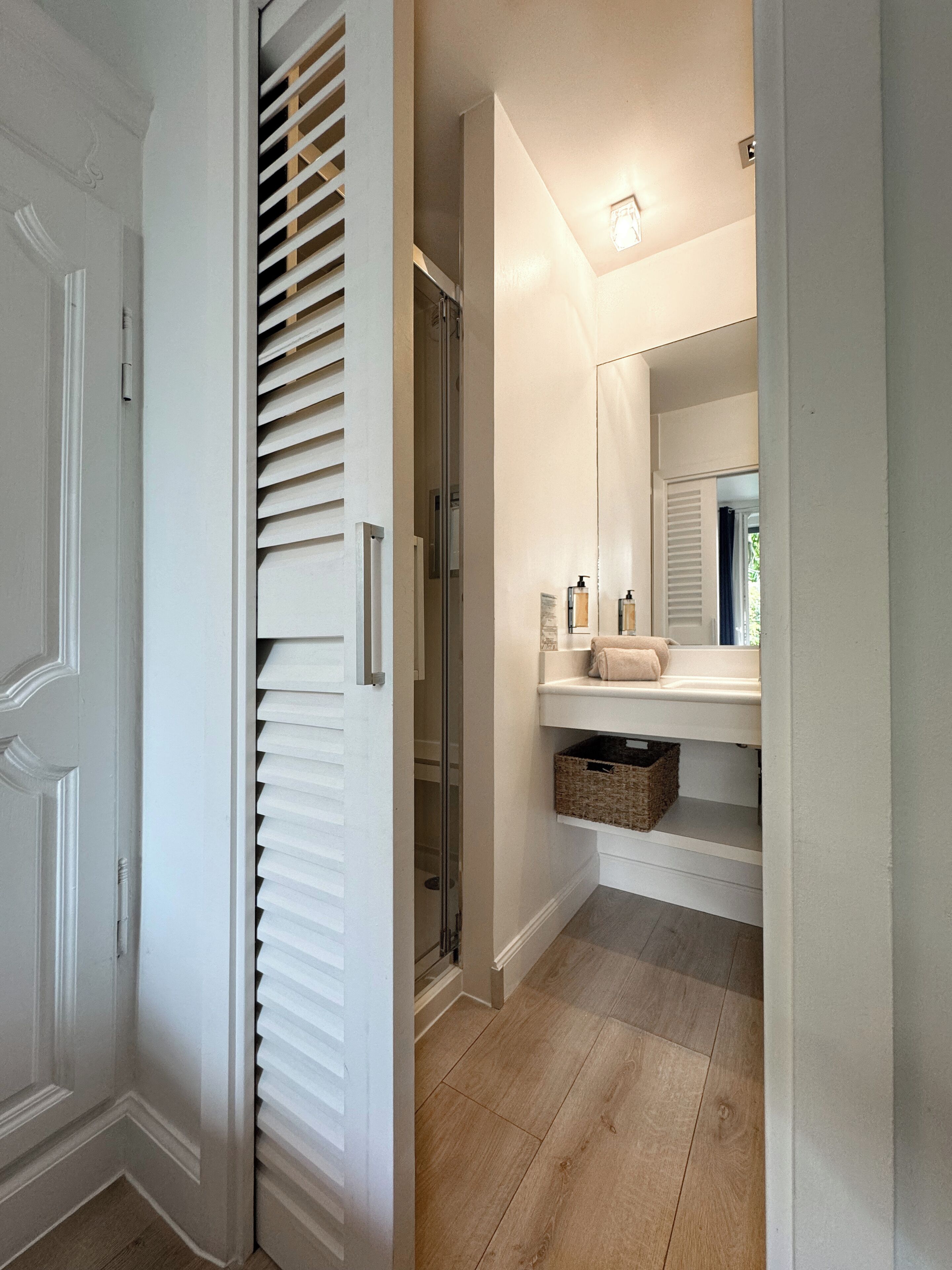 double room, terrace, garden view | bathroom sink