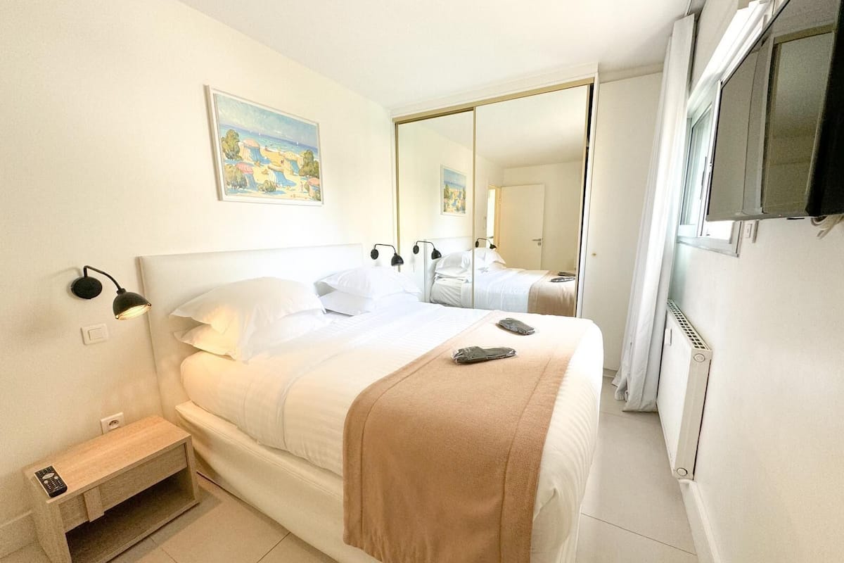 Appartement Antares (emplacement à 100 m de l'hôtel) | 1 habitación, ropa de cama de alta calidad y camas con pillow-top