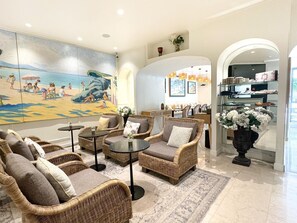 Bar (on property) - Hotel De Provence (Cannes)