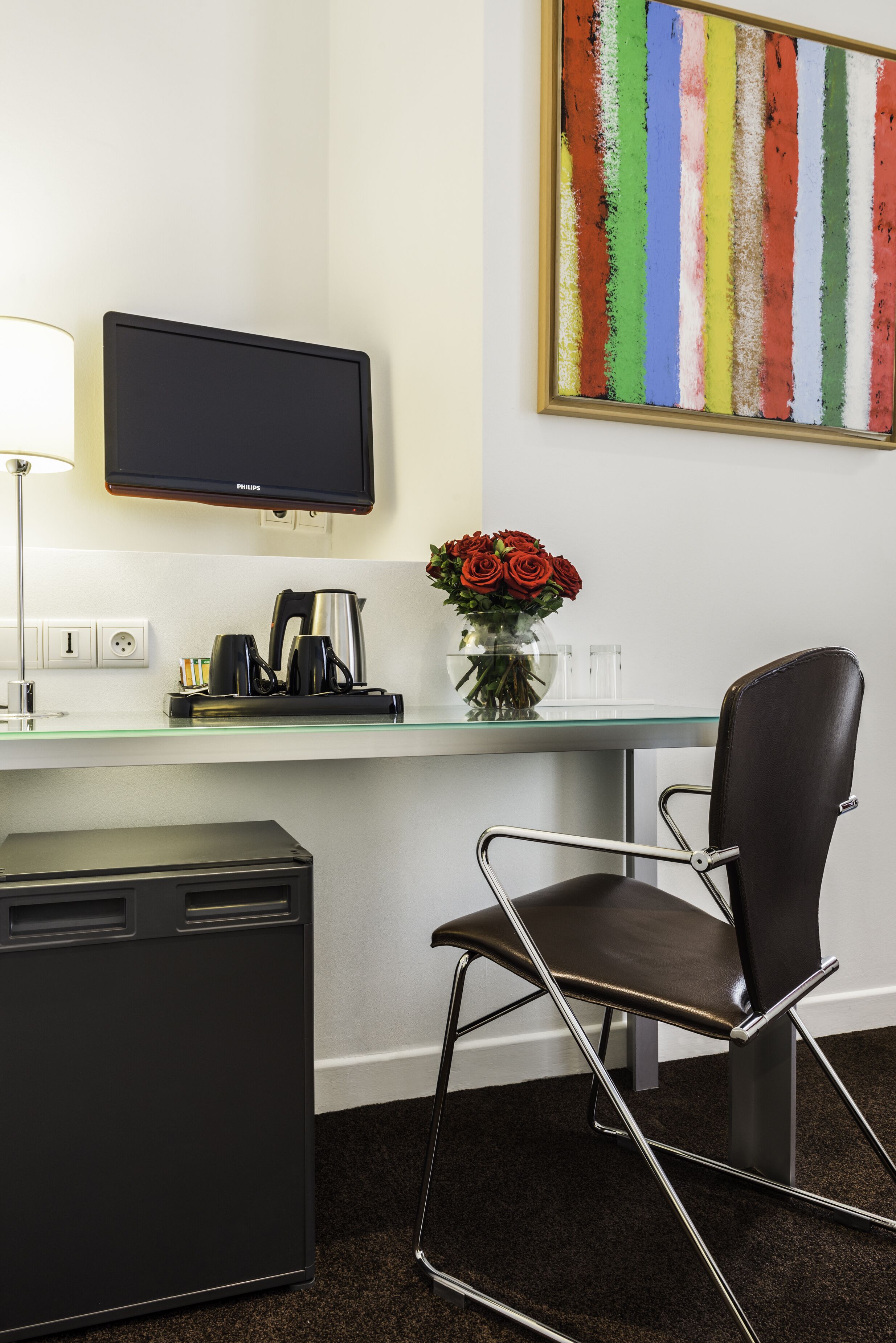 twin room | minibar, in-room safe, desk, soundproofing