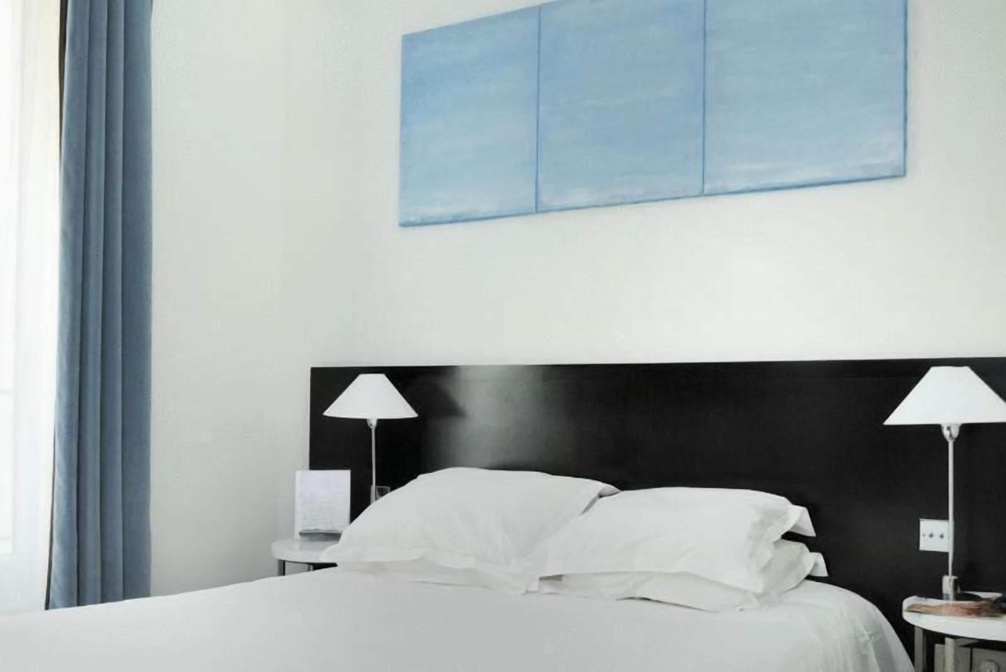 minibar, in-room safe, desk, soundproofing