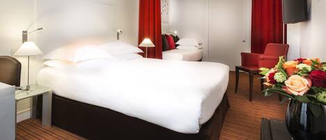 Suite junior | Minibar, caja de seguridad en la habitación y escritorio