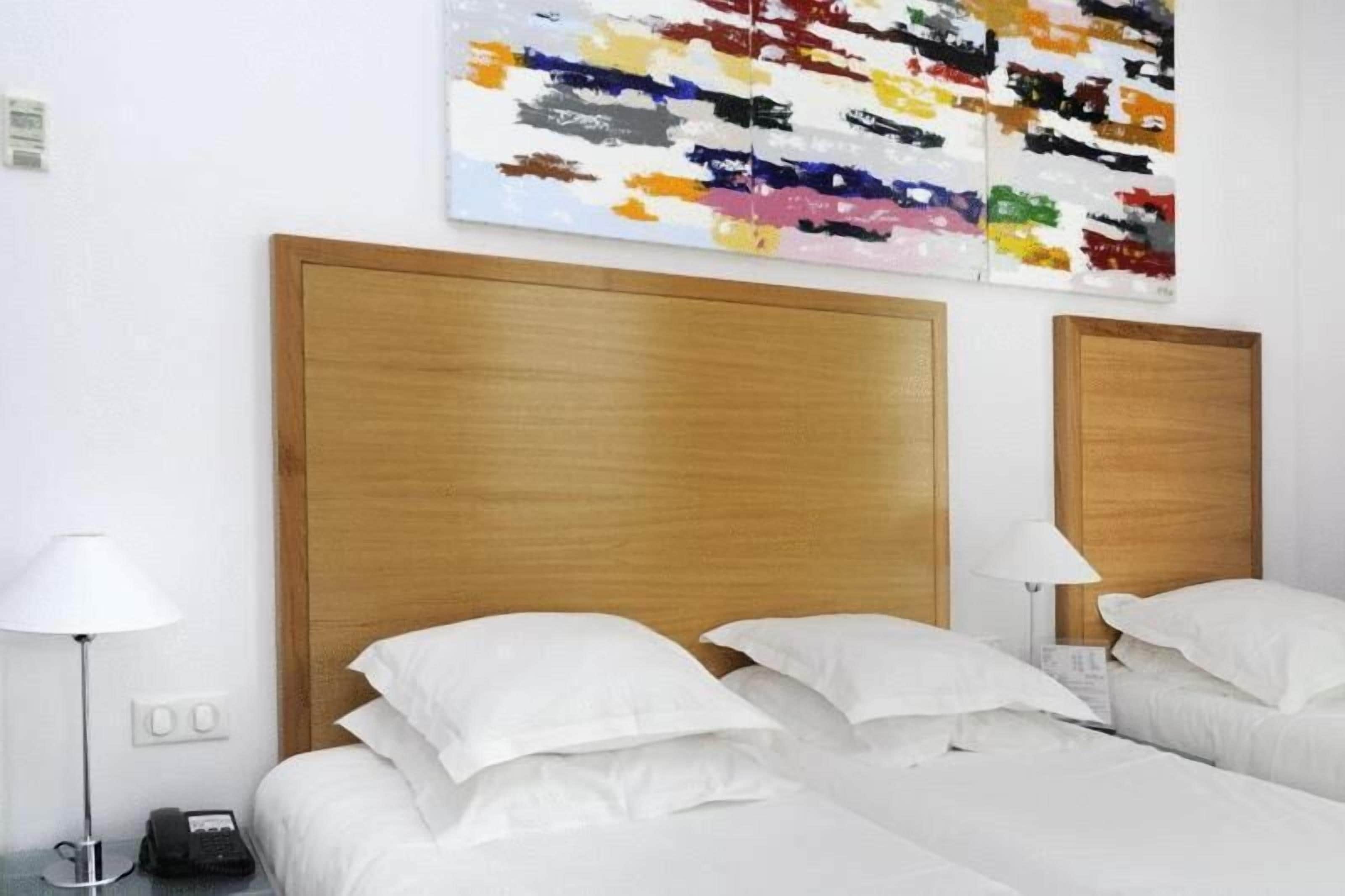 minibar, in-room safe, desk, soundproofing