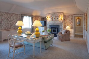 Suite (Speciality (Main House)) | 1 soveværelse, premium-sengetøj, minibar, pengeskab på værelset