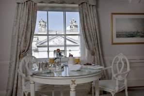 Phòng Suite (Speciality (Main House)) | Khu vực ăn uống tại phòng