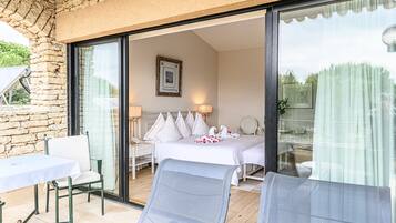 Minibar, in-room safe, desk, soundproofing