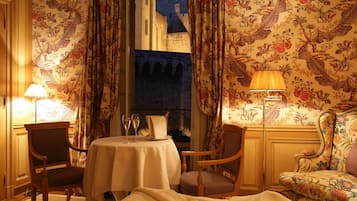 Large Deluxe Room | 1 camera, una cassaforte in camera, insonorizzazione