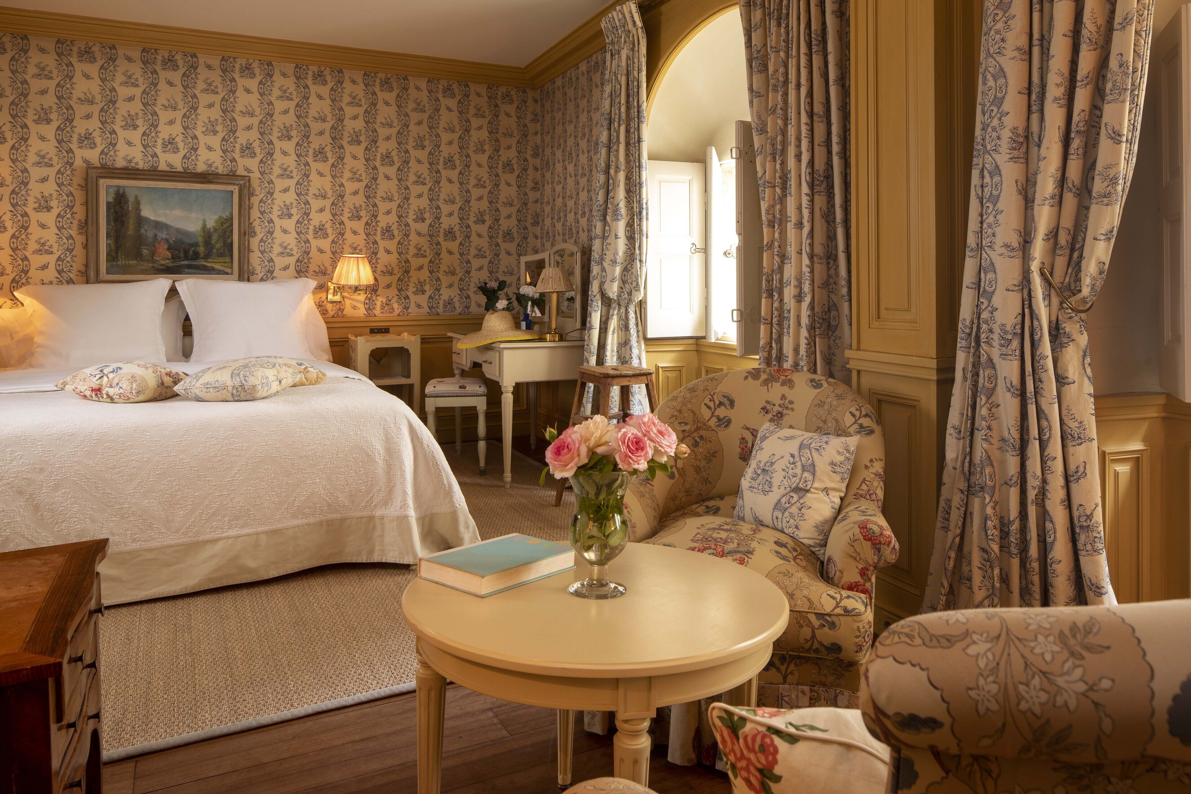 large deluxe room | in-room safe, soundproofing, iron/ironing board, free cots/infant beds