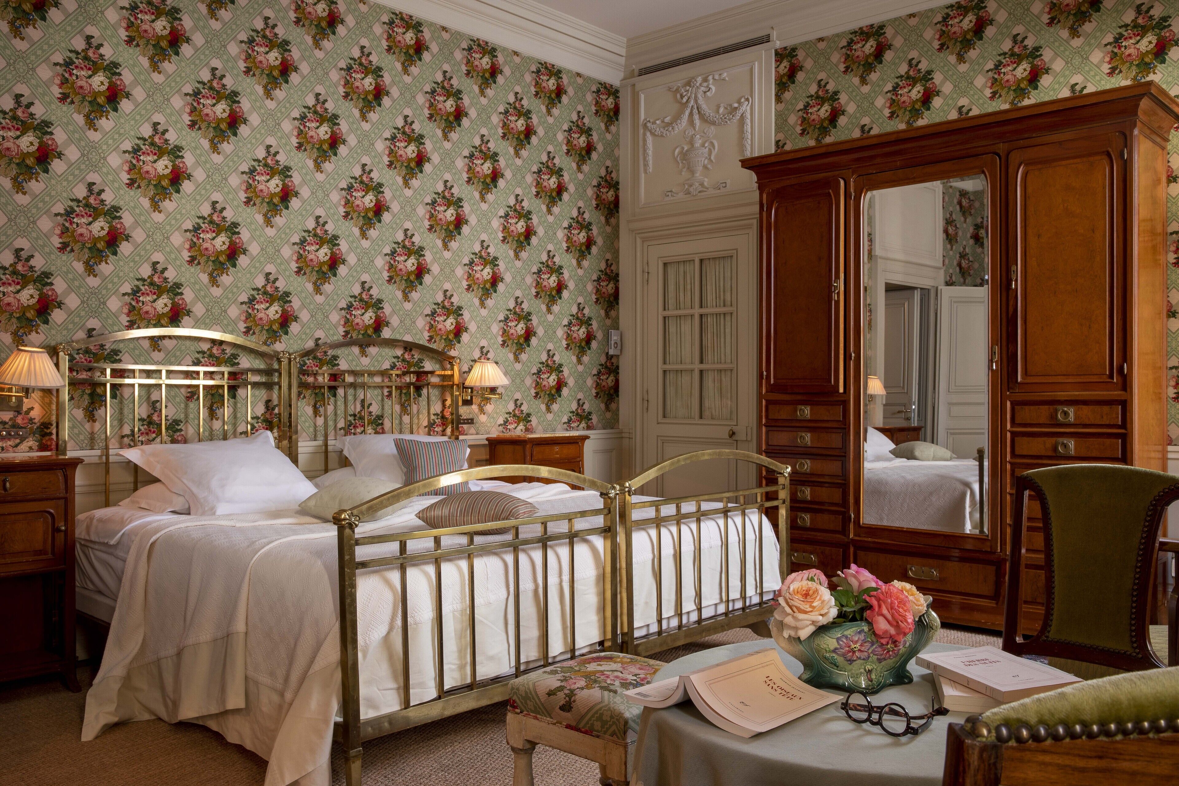 large deluxe room | in-room safe, soundproofing, iron/ironing board, free cots/infant beds