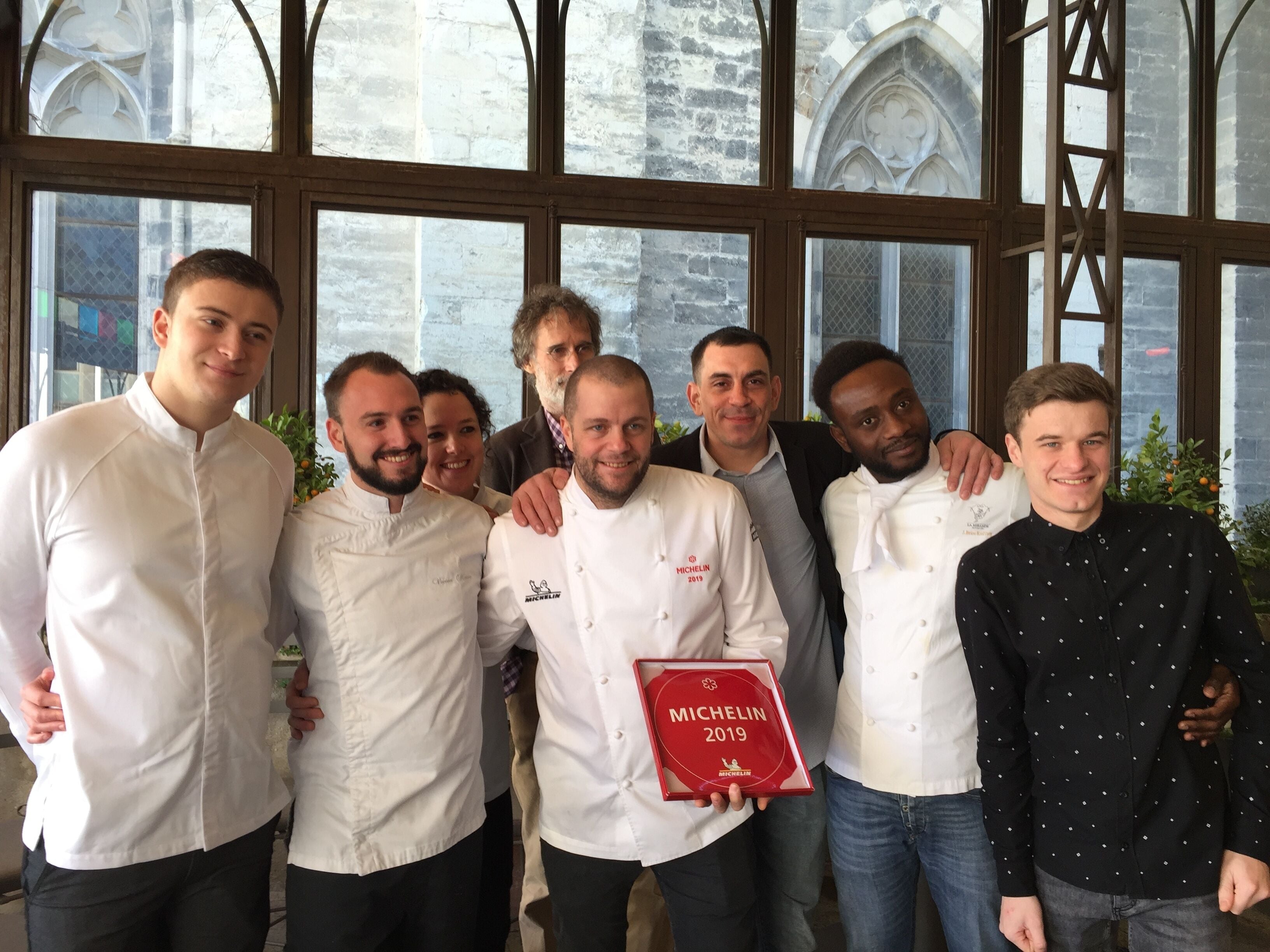 lunch and dinner served, garden views