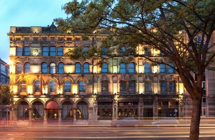 住宿正面 - 傍晚/夜晚