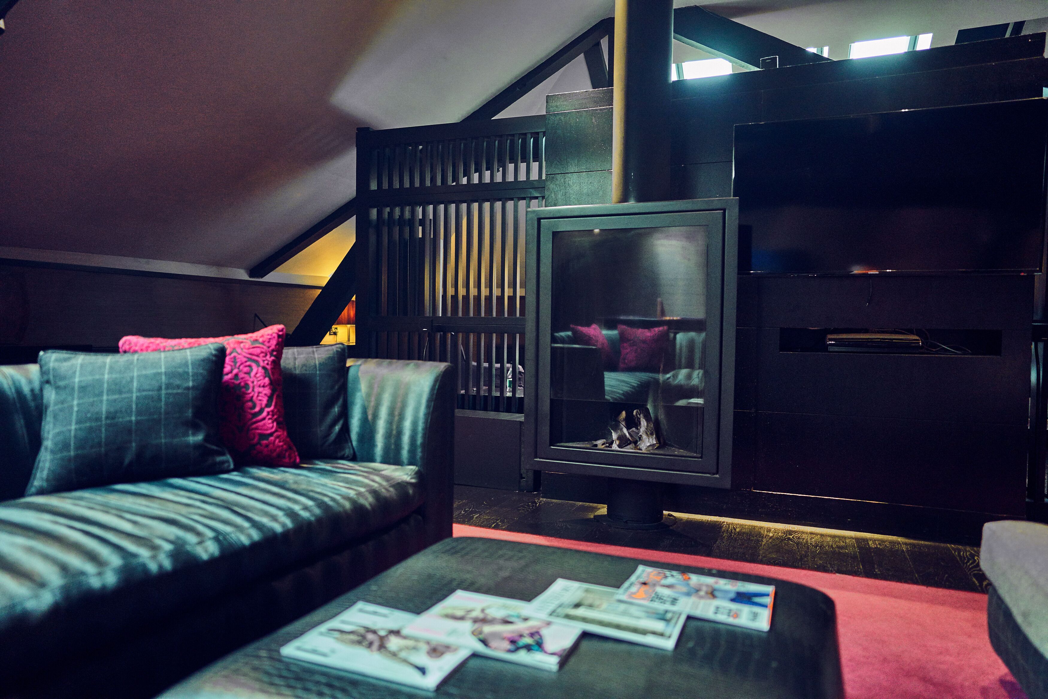 signature suite | living area | 37-inch plasma tv with digital channels, tv