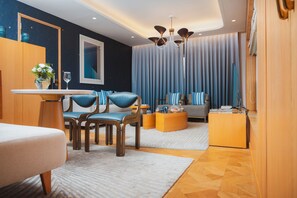 1 bedroom, premium bedding, memory-foam beds, minibar